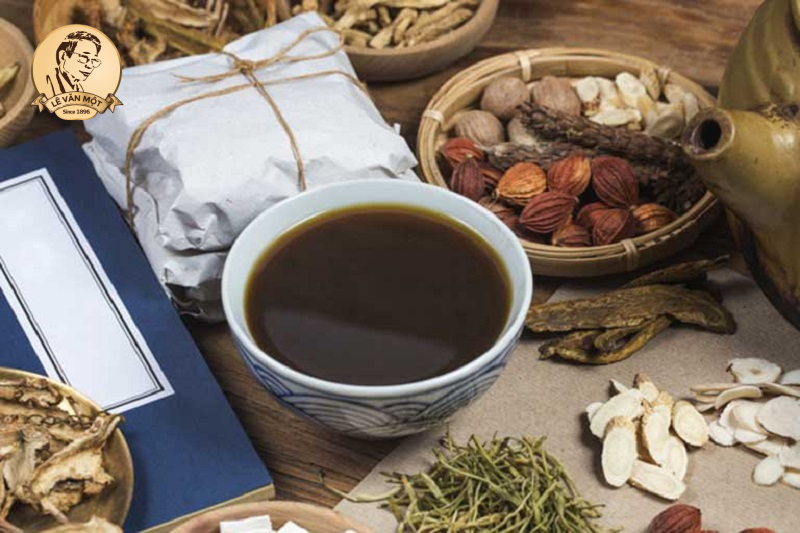 Bài thuốc trị rụng tóc