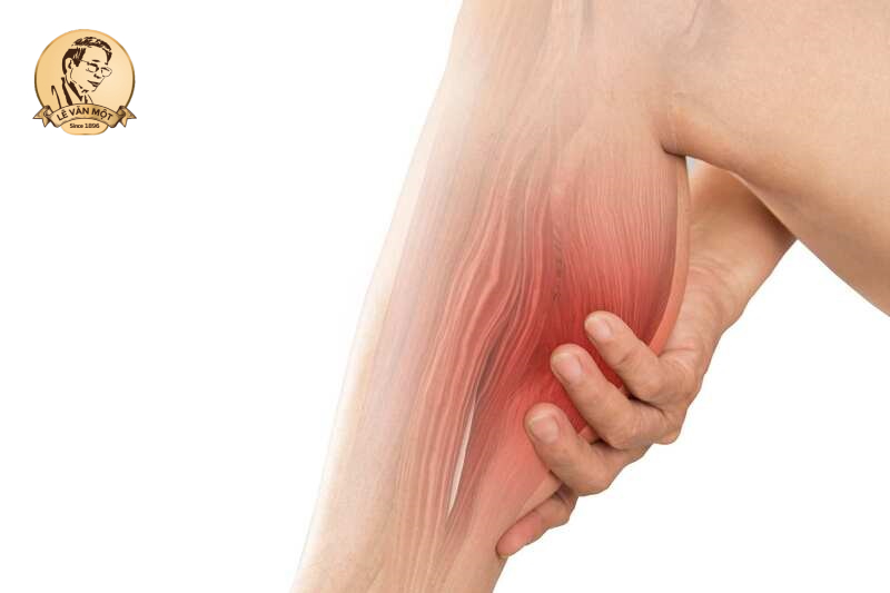 Bị đau bắp chuối chân