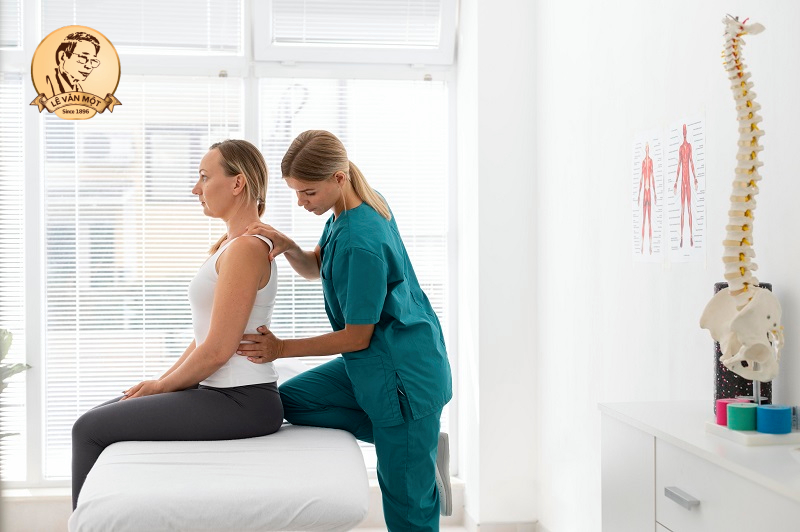 Điều trị bệnh thoái hoá cột sống lưng