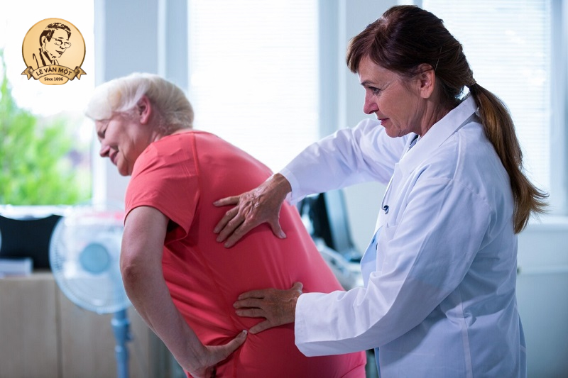 Điều trị bệnh thoái hoá cột sống lưng