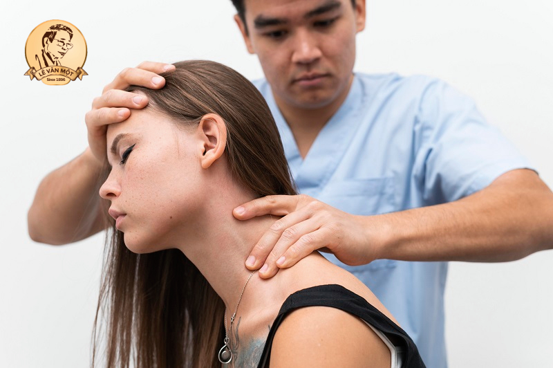 Nguyên nhân đau nửa đầu vai gáy Nguyên nhân đau nửa đầu vai gáy