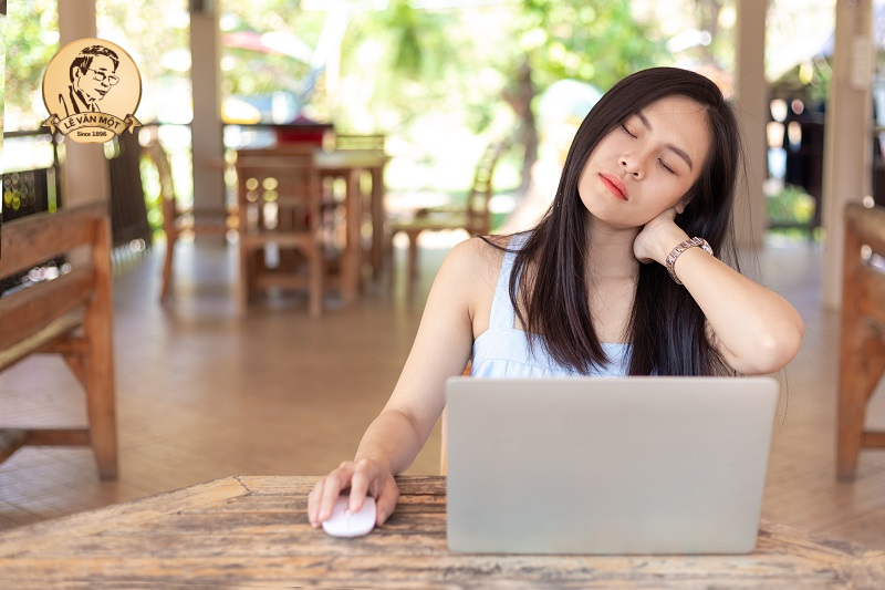 Nguyên nhân đau nửa đầu vai gáy